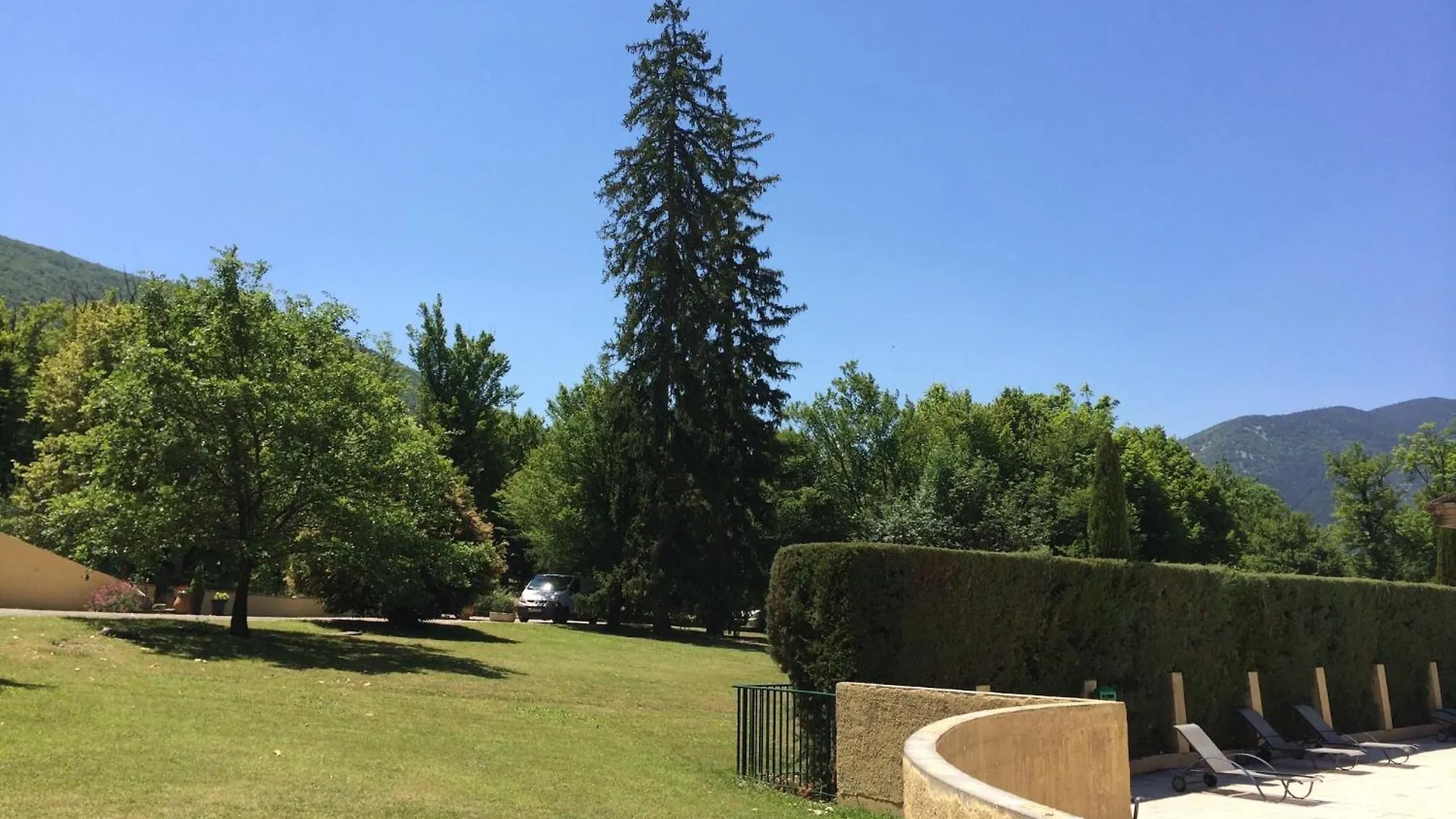 A Beautiful 2 Persons Studio In A Chateau With Swimming Pool Montbrun-les-Bains