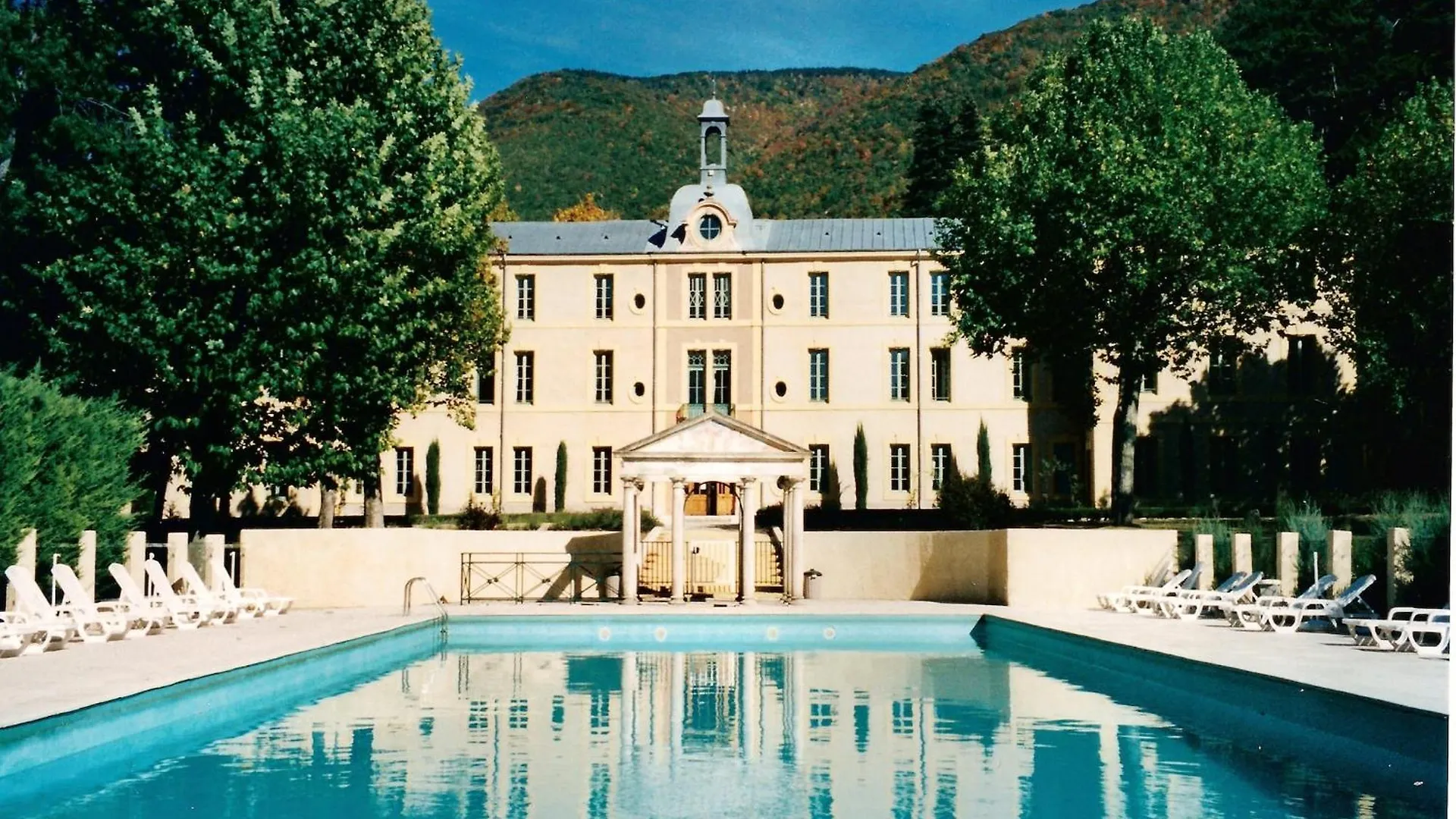 A Beautiful 2 Persons Studio In A Chateau With Swimming Pool Montbrun-les-Bains
