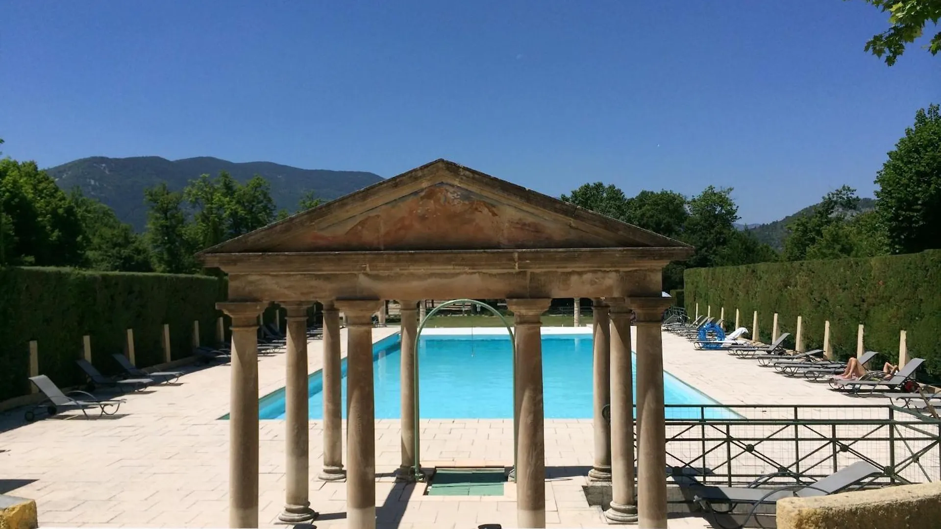 A Beautiful 2 Persons Studio In A Chateau With Swimming Pool Montbrun-les-Bains Appartement