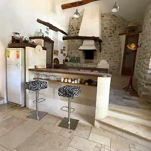 Hébergement de vacances Maison En Pleine Garrigue Sauvage, Montbrun-les-Bains